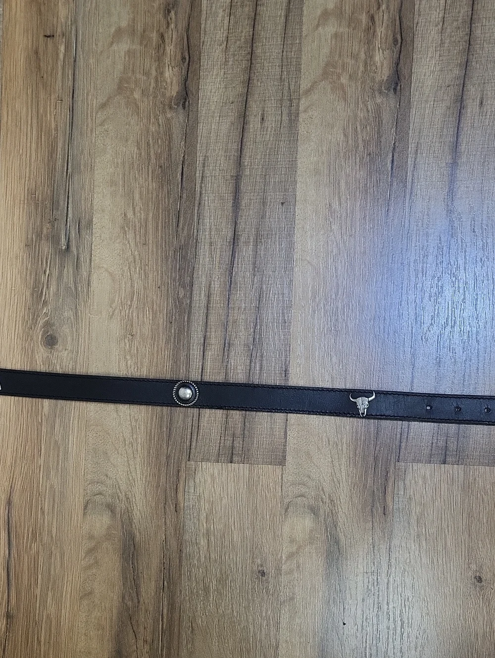 MONTANA SILVERSMITHS Black Leatger Silver Concho Wester Belt. Size 31.5